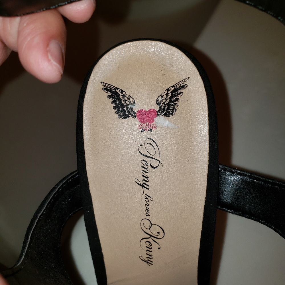 Shoes - Picture 4 of 4